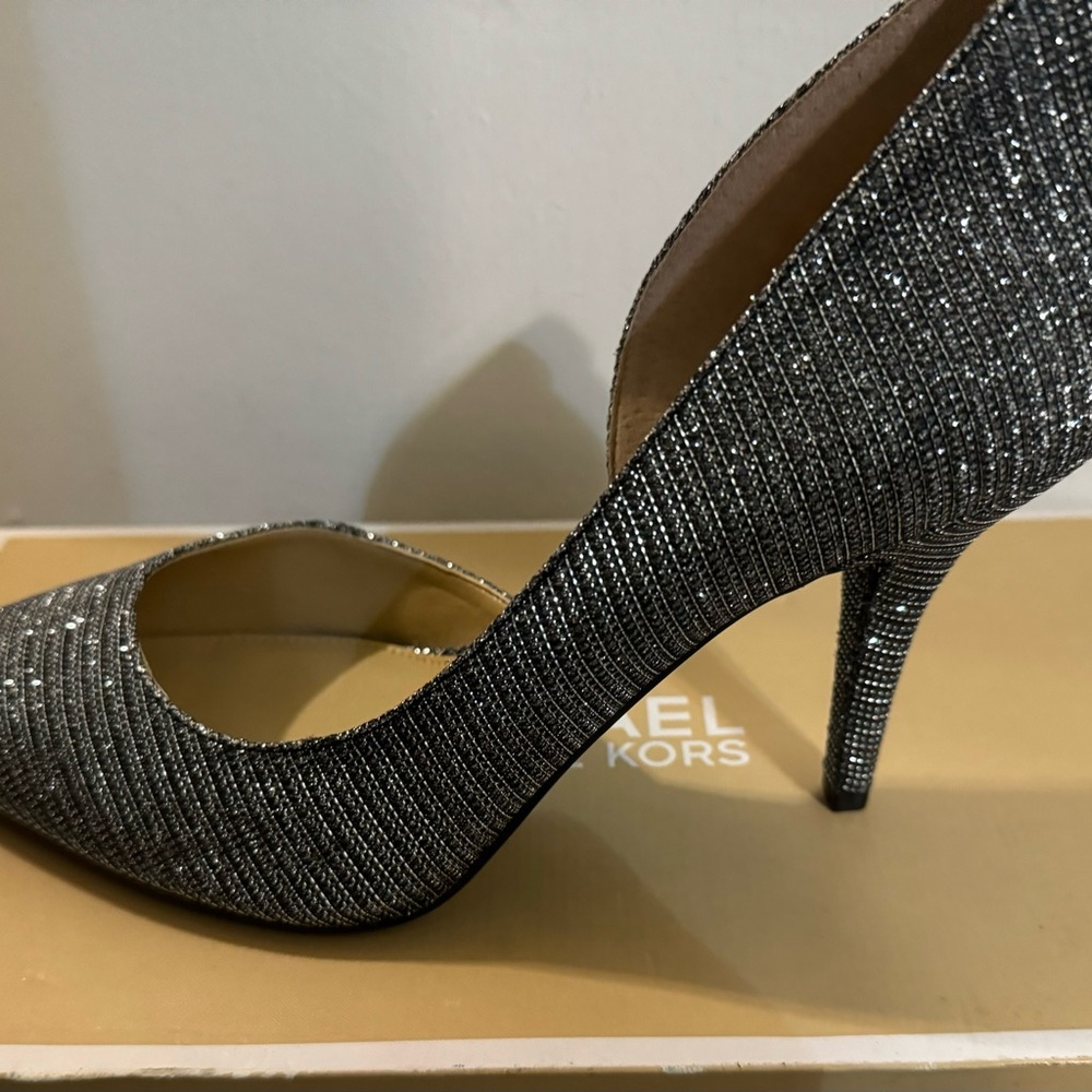 These heels are 🔥🔥🔥 wear with any attire